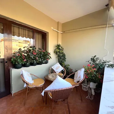 The Spacious Comfy In The Heart Of Blloku Lägenhet *