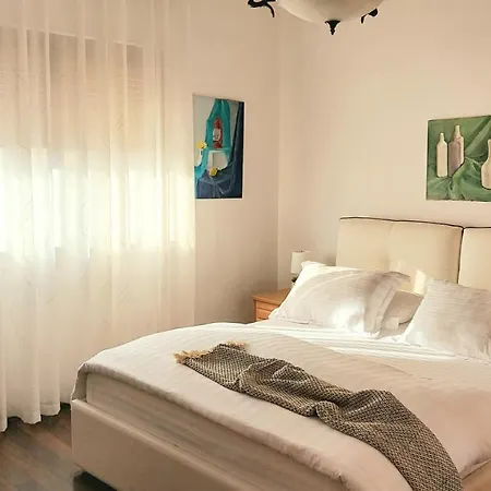 Lägenhet The Spacious Comfy In The Heart Of Blloku *