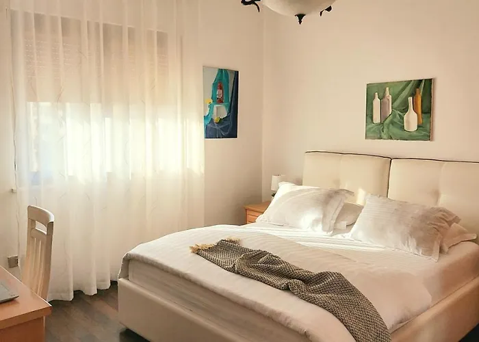 Apartament The Spacious Comfy In The Heart Of Blloku *